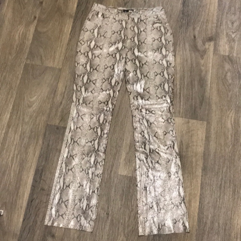 Guess snakeskin pants size 0